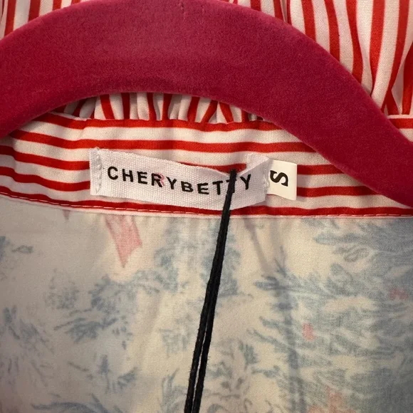 Cherrybetty Santa Toile Christmas Blouse Ruffle Collar Red Blue NWT Size S - Picture 4 of 5